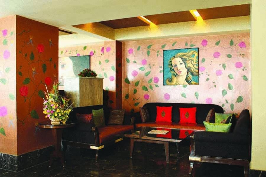 Отель Casa Luxurio By Xenious Хайдарабад Экстерьер фото